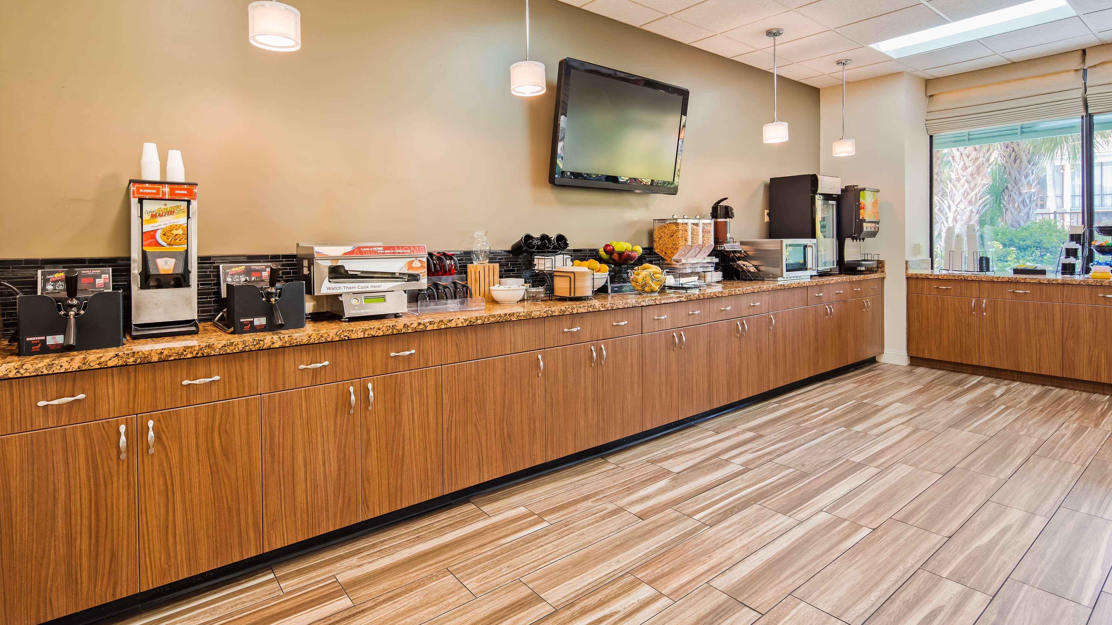Best Western Charleston Inn Экстерьер фото